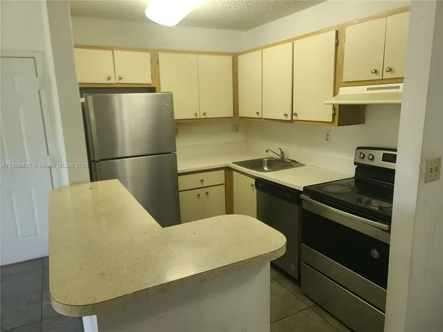 $245,900 | 7195 Northwest 179th Street, Unit 212, Hialeah, FL 33015