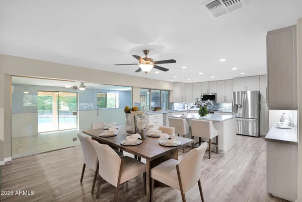 $950,000 | 4221 East Emelita Avenue, Mesa, AZ 85206