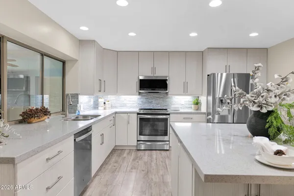 $950,000 | 4221 East Emelita Avenue, Mesa, AZ 85206