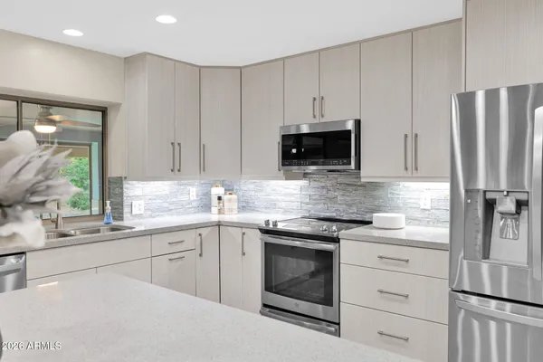 $950,000 | 4221 East Emelita Avenue, Mesa, AZ 85206