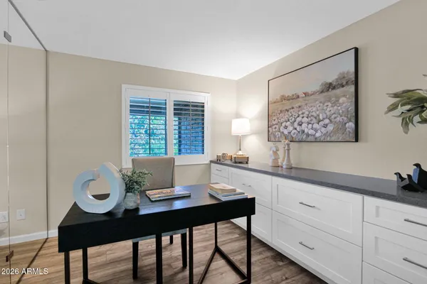 $950,000 | 4221 East Emelita Avenue, Mesa, AZ 85206