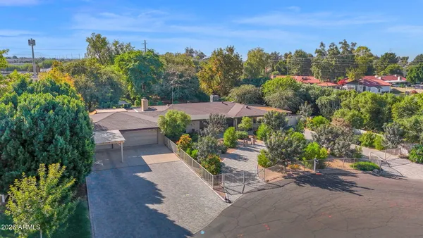 $950,000 | 4221 East Emelita Avenue, Mesa, AZ 85206