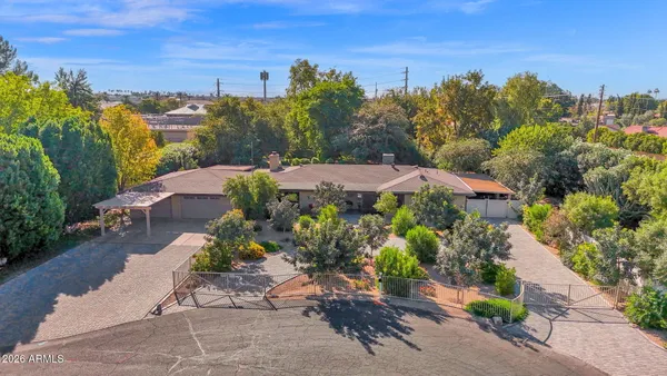 $950,000 | 4221 East Emelita Avenue, Mesa, AZ 85206