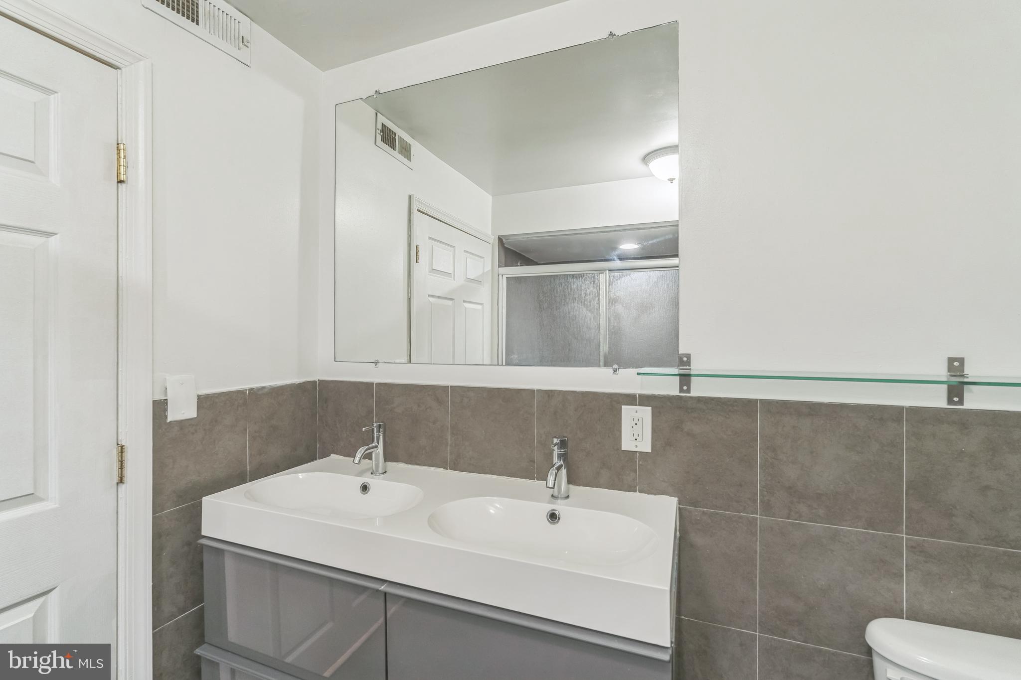 4220 Chestnut Street, Unit 3 Philadelphia, PA 19104 - Photo 8 of 15
