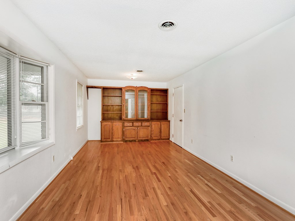 208 Old Wingert Road Greenwood, SC 29649 - Photo 8 of 48 Gallery Image 8