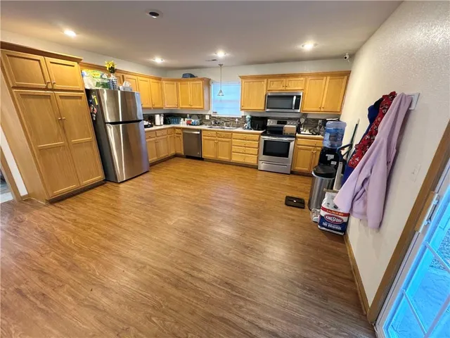 $254,000 | 606 Kendrick Lane, Knob Noster, MO 65336