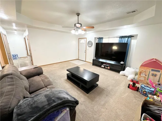 $254,000 | 606 Kendrick Lane, Knob Noster, MO 65336