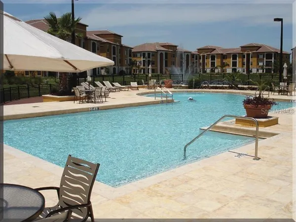 $1,595 | 8351 38th St Circle East, Unit 202, Sarasota, FL 34243