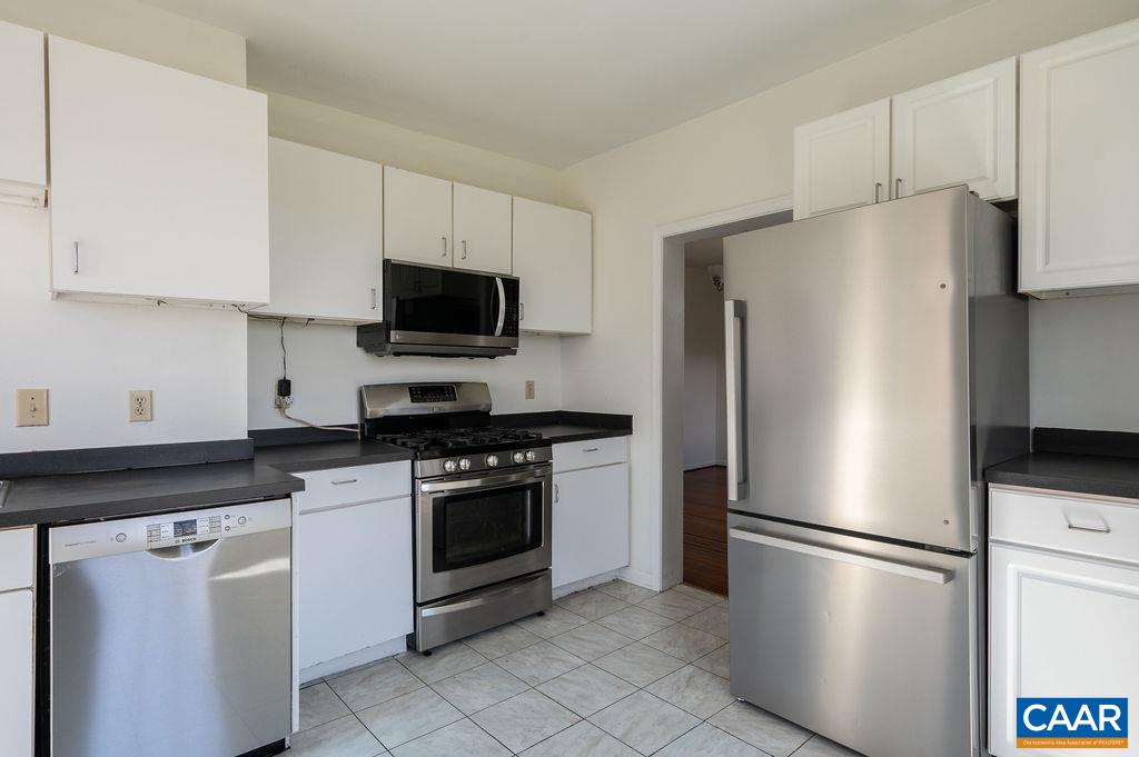 124 Goodman Street Charlottesville, VA 22902 - Photo 6 of 23