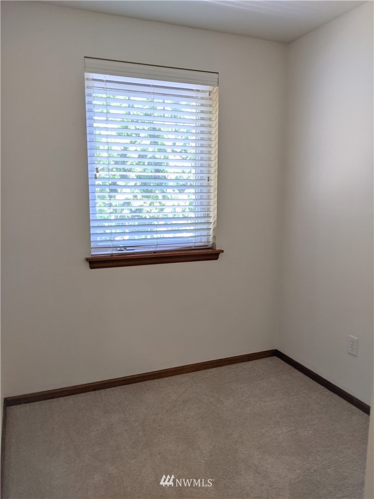 8044 212th Street Southwest, Unit 2 Edmonds, WA 98026 - Photo 11 of 16 Gallery Image 11