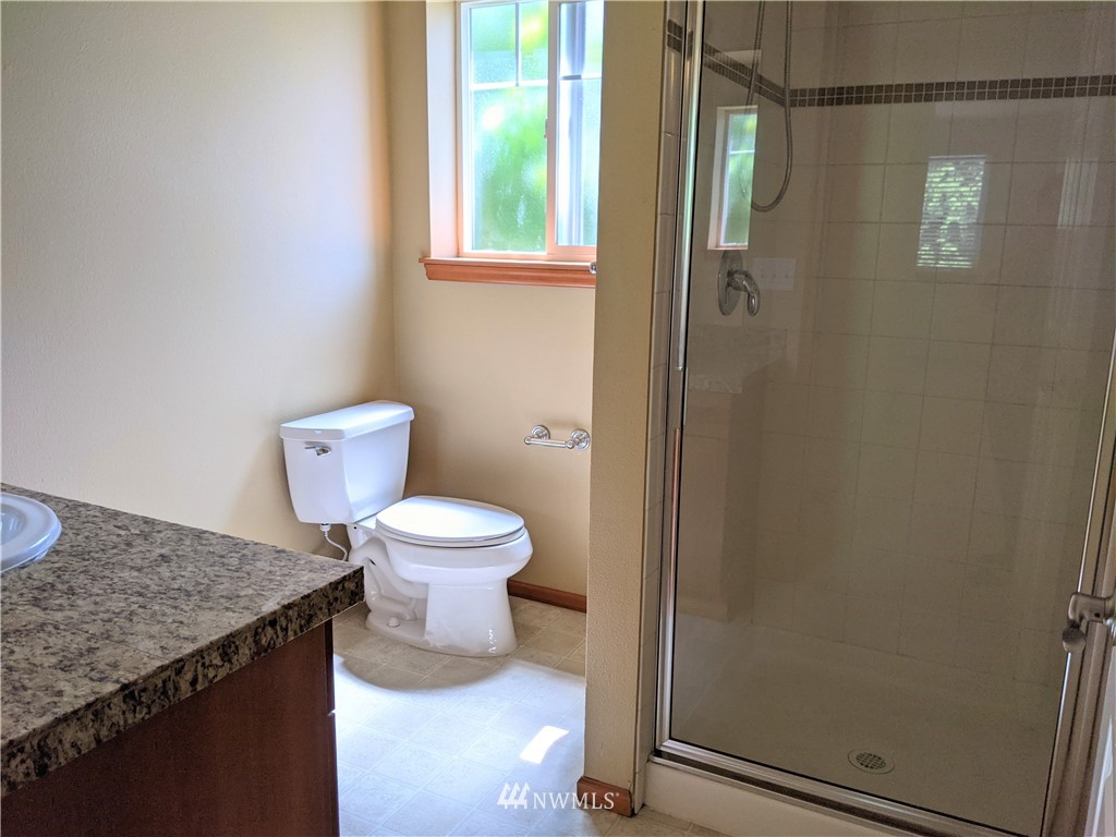8044 212th Street Southwest, Unit 2 Edmonds, WA 98026 - Photo 14 of 16 Gallery Image 14