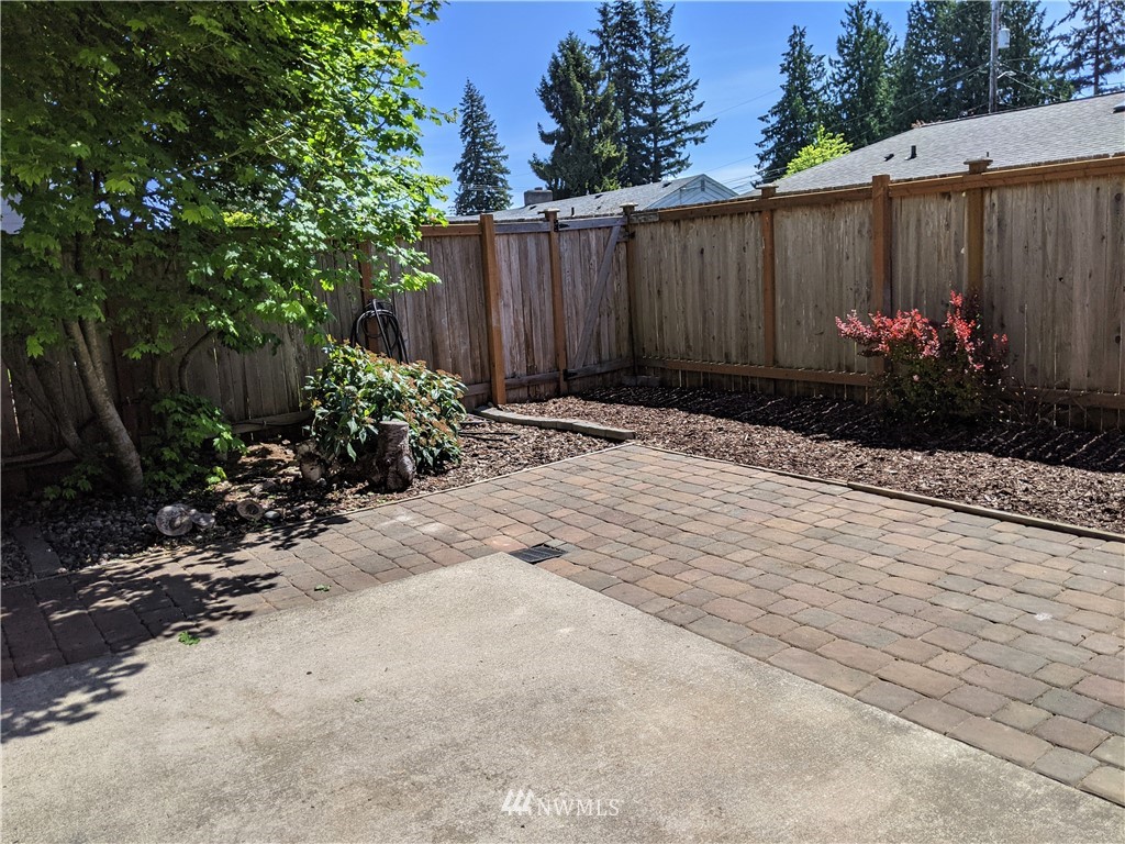 8044 212th Street Southwest, Unit 2 Edmonds, WA 98026 - Photo 16 of 16 Gallery Image 16