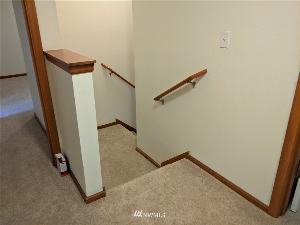 8044 212th Street Southwest, Unit 2 Edmonds, WA 98026 - Photo 8 of 16 Gallery Image 8
