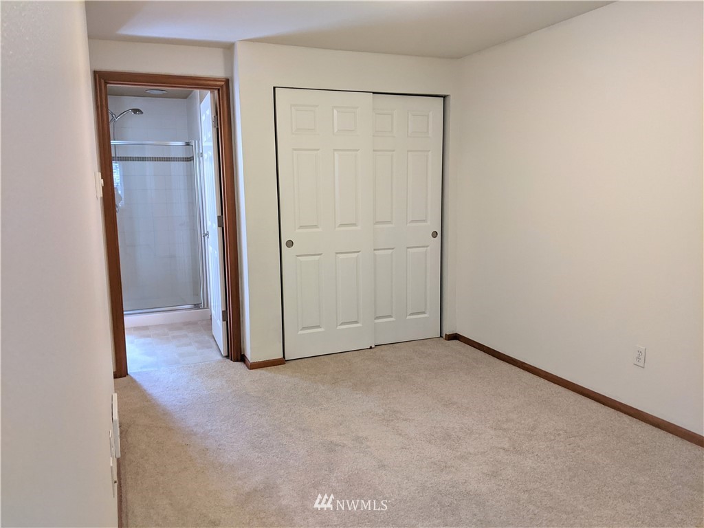 8044 212th Street Southwest, Unit 2 Edmonds, WA 98026 - Photo 9 of 16 Gallery Image 9
