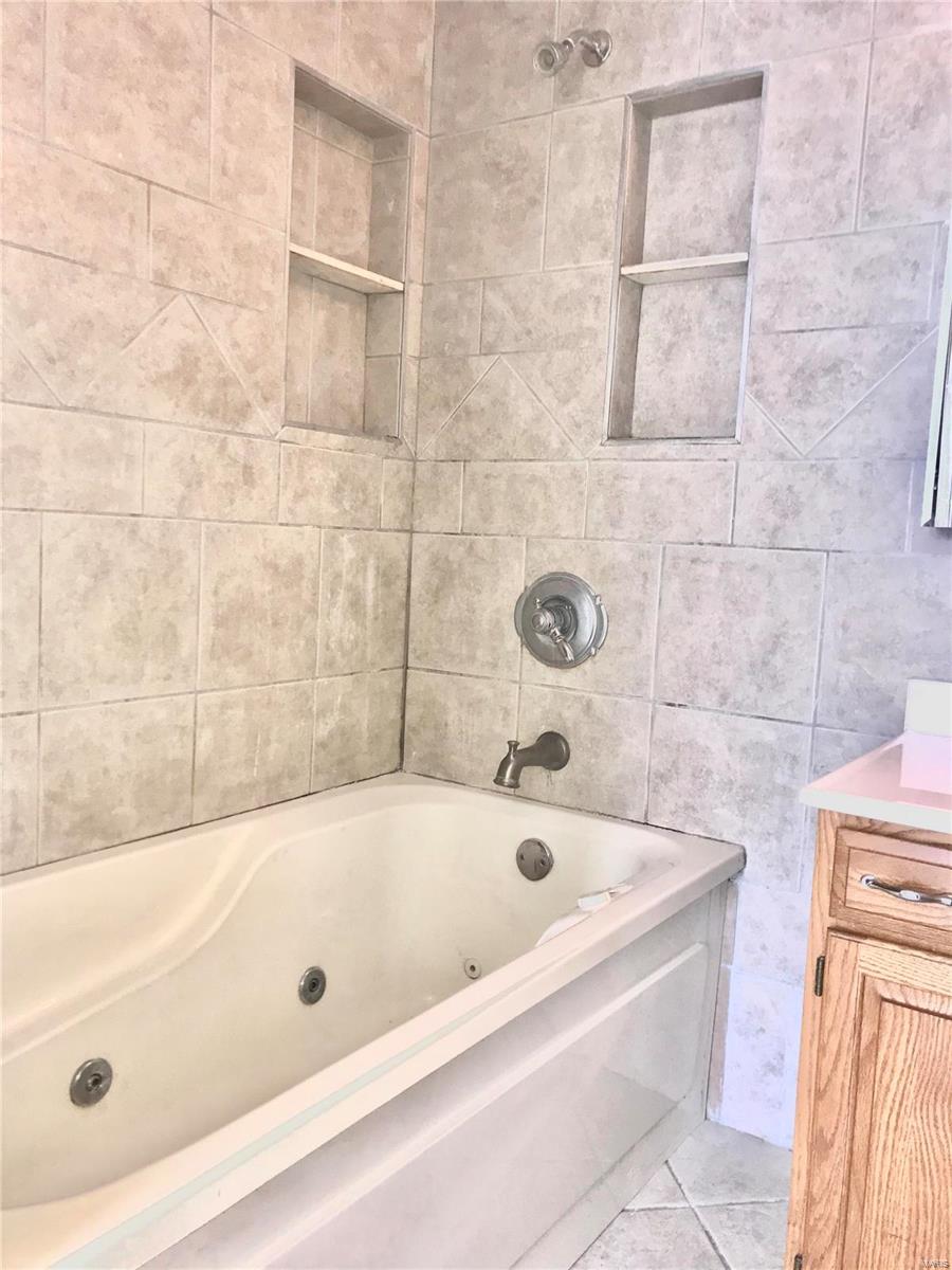 3642 Adie Road St. Ann, MO 63074 - Photo 4 of 7 Gallery Image 4