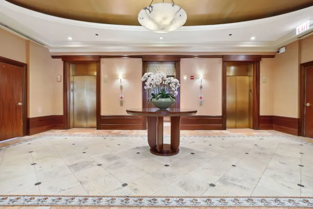 $309,900 | 233 East 13th Street, Unit 804, Chicago, IL 60605