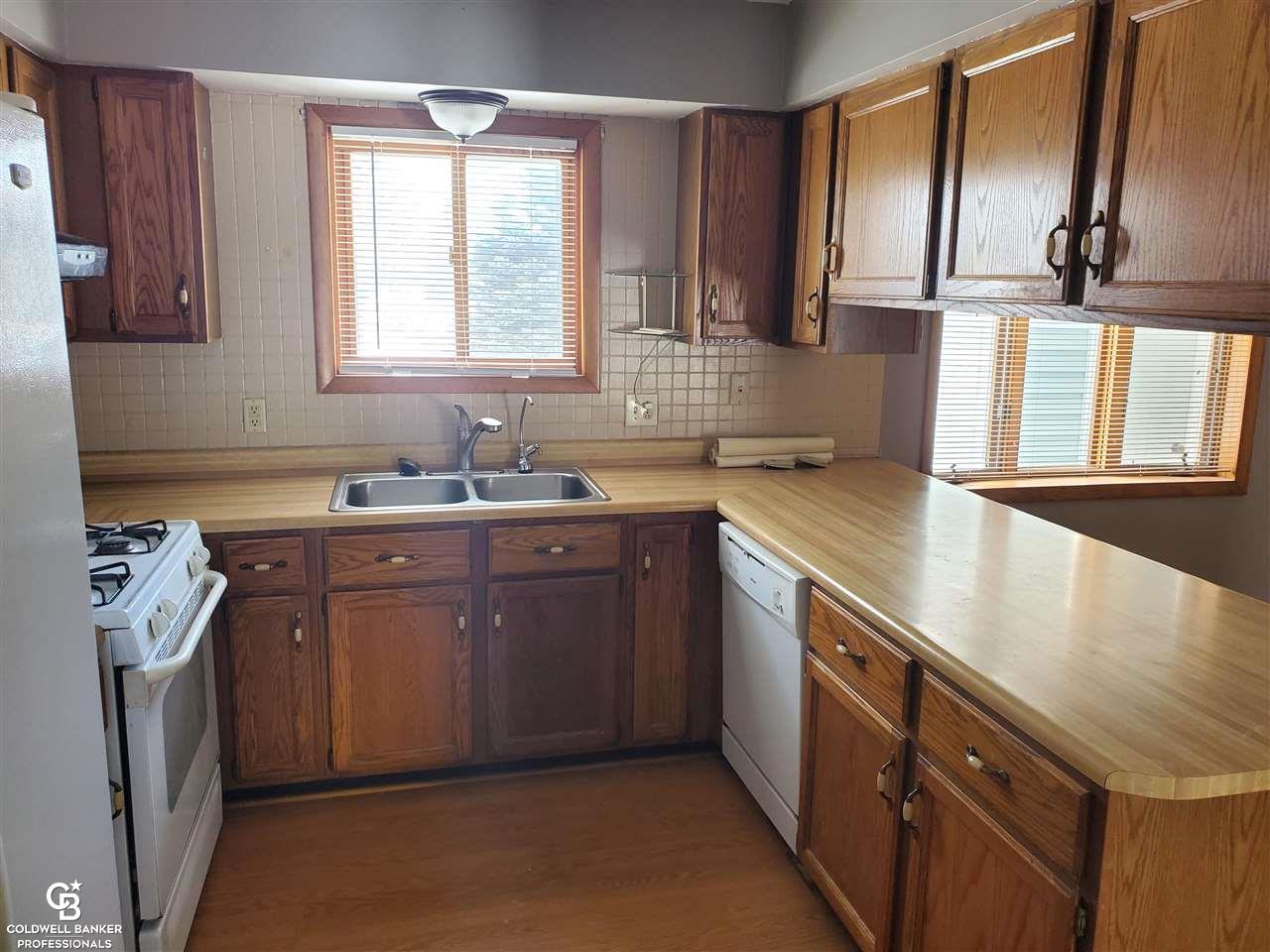 5656 Capac Road Capac, MI 48014 - Photo 4 of 28