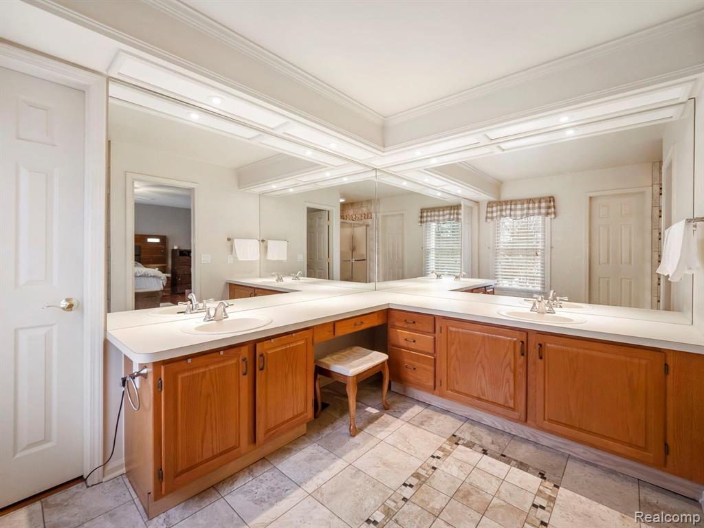 1748 Grandview Drive Rochester Hills, MI 48306 - Photo 38 of 48