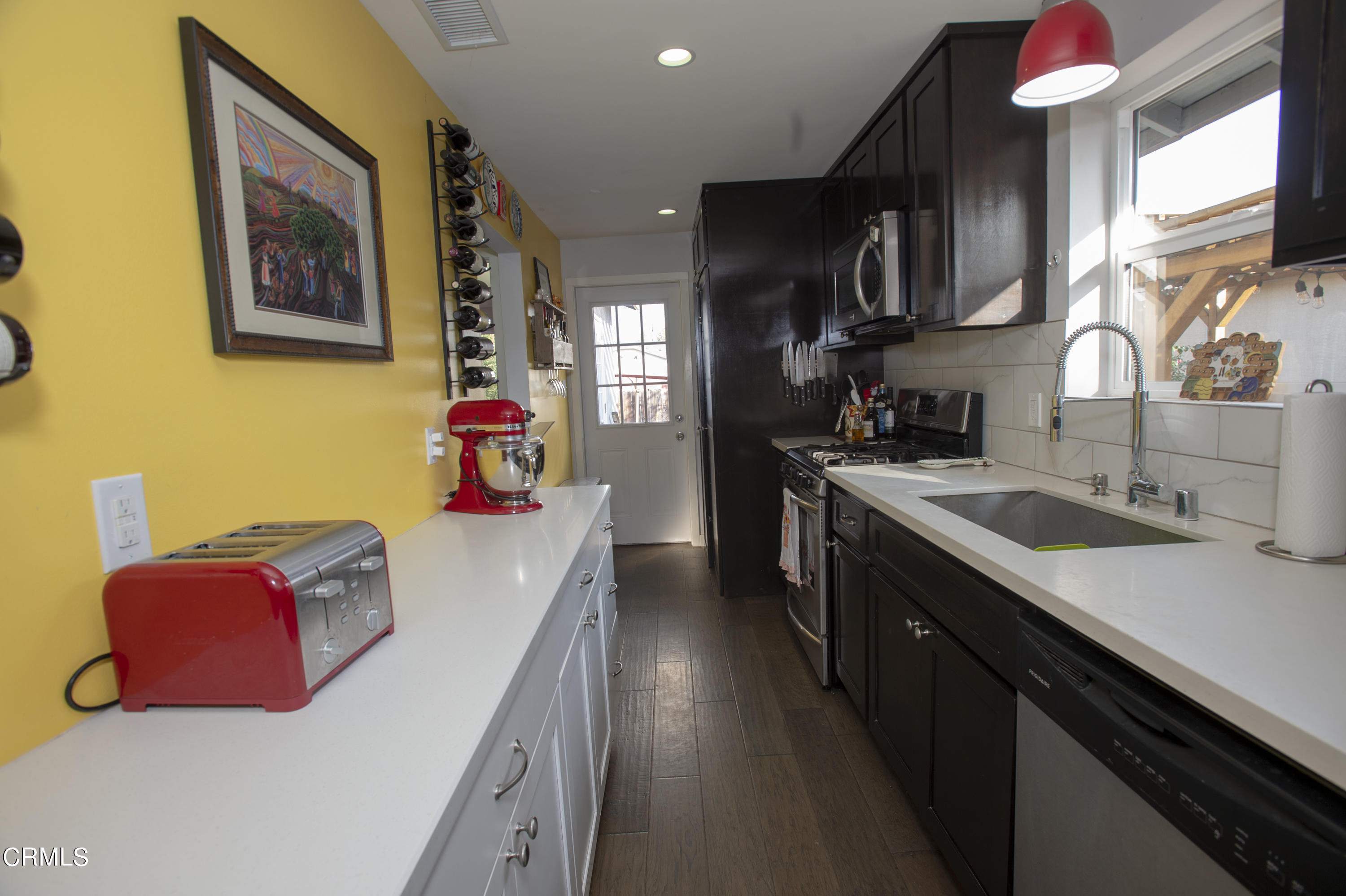 450 Vineyard Place Pasadena, CA 91107 - Photo 3 of 26 _SLG0097