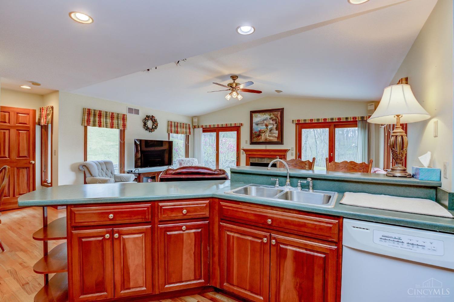 4541 Rybolt Road Cincinnati, OH 45248 - Photo 11 of 32