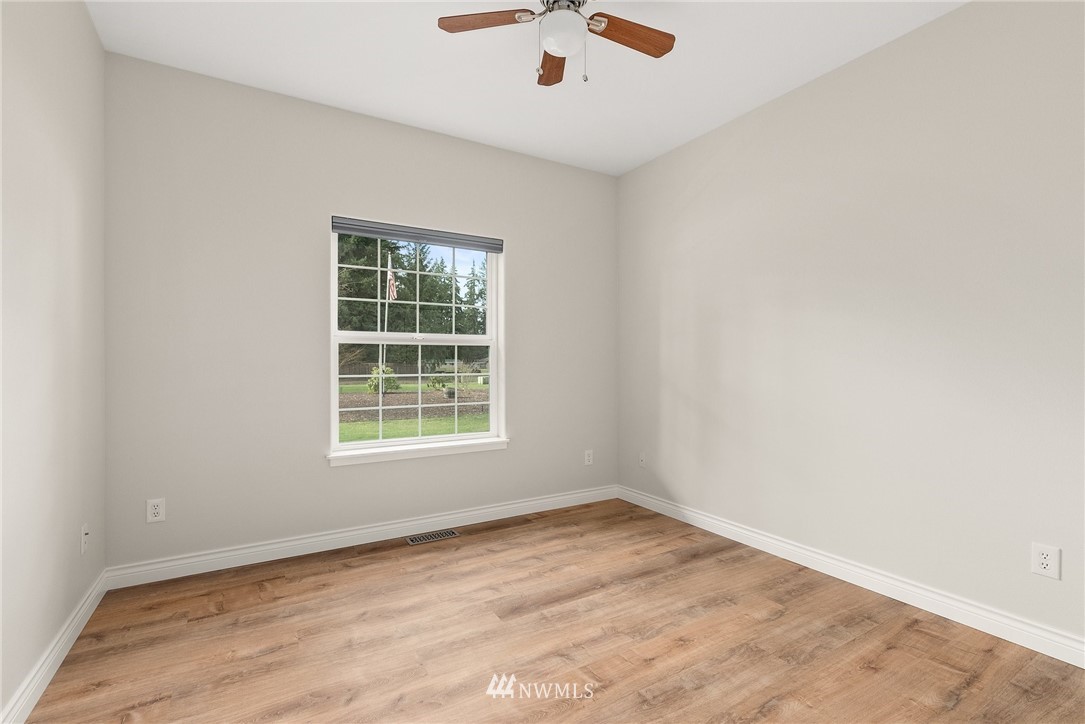 18622 Melon Street Southwest Rochester, WA 98579 - Photo 14 of 33 an empty room with a window