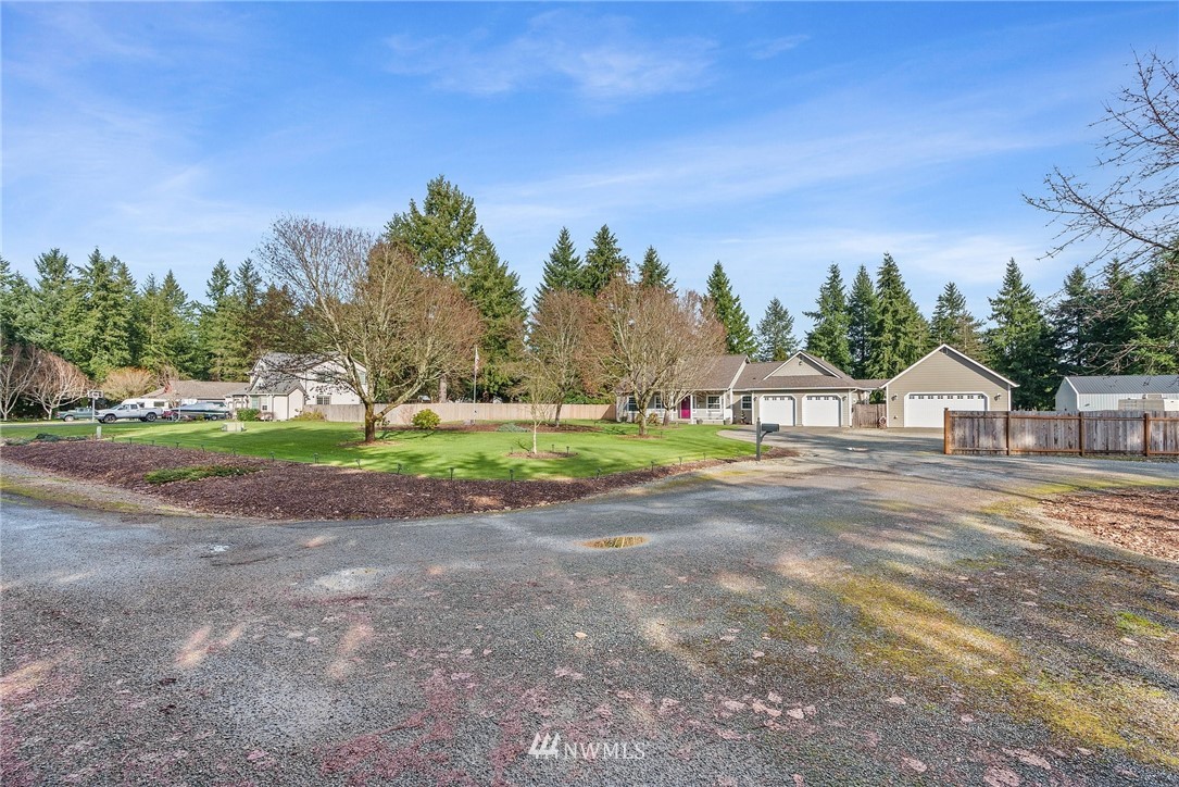 18622 Melon Street Southwest Rochester, WA 98579 - Photo 3 of 33 a view of a out door space