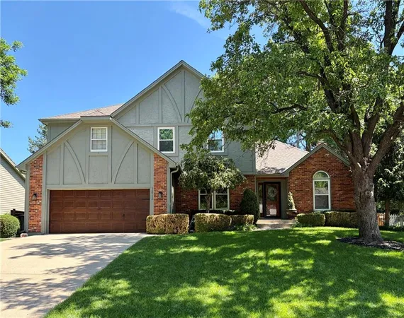 $525,000 | 14712 West 81st Street, Lenexa, KS 66215