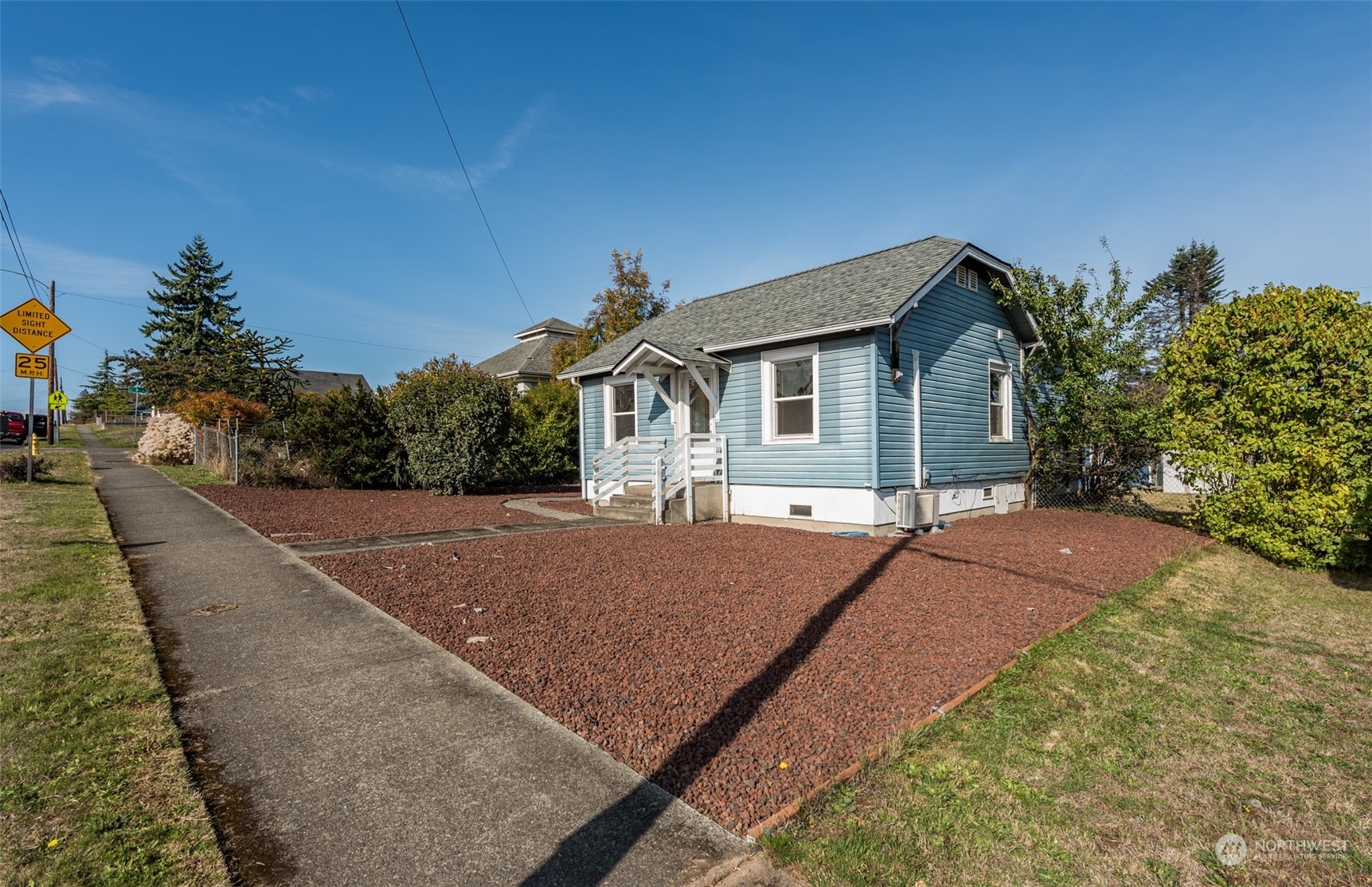 1035 West 8th Street Port Angeles, WA 98363 - Photo 2 of 33