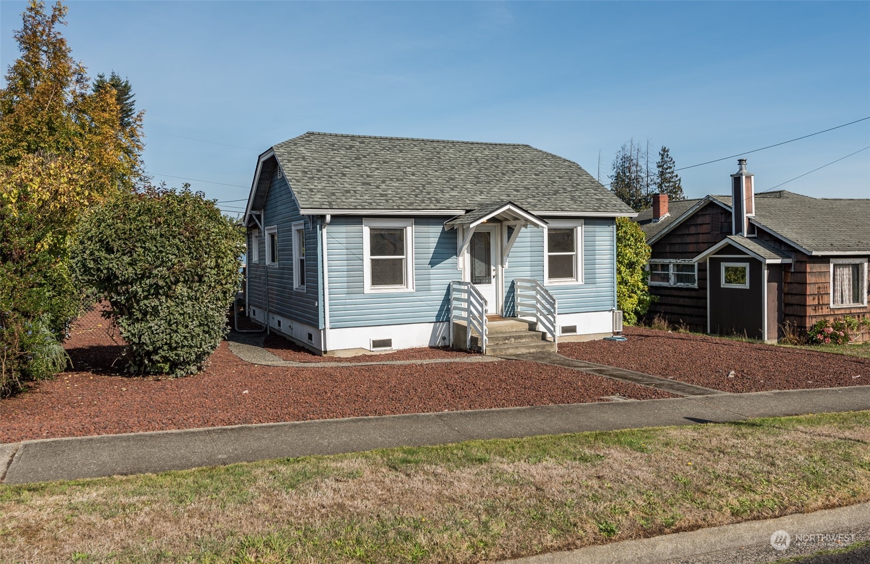 1035 West 8th Street Port Angeles, WA 98363 - Photo 3 of 33