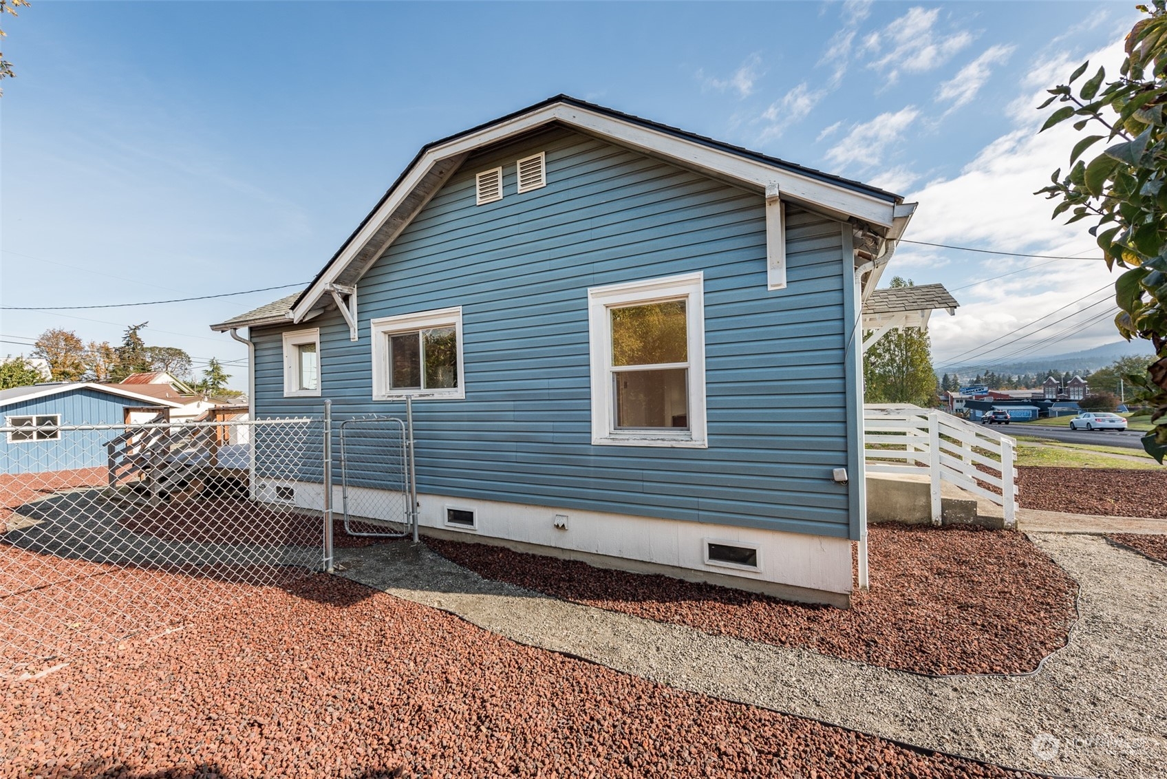 1035 West 8th Street Port Angeles, WA 98363 - Photo 4 of 33