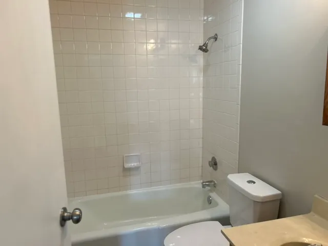 $1,700 | 425 Walnut Creek Road, Unit 1308, Lisle, IL 60532