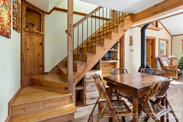 a view of entryway and hall