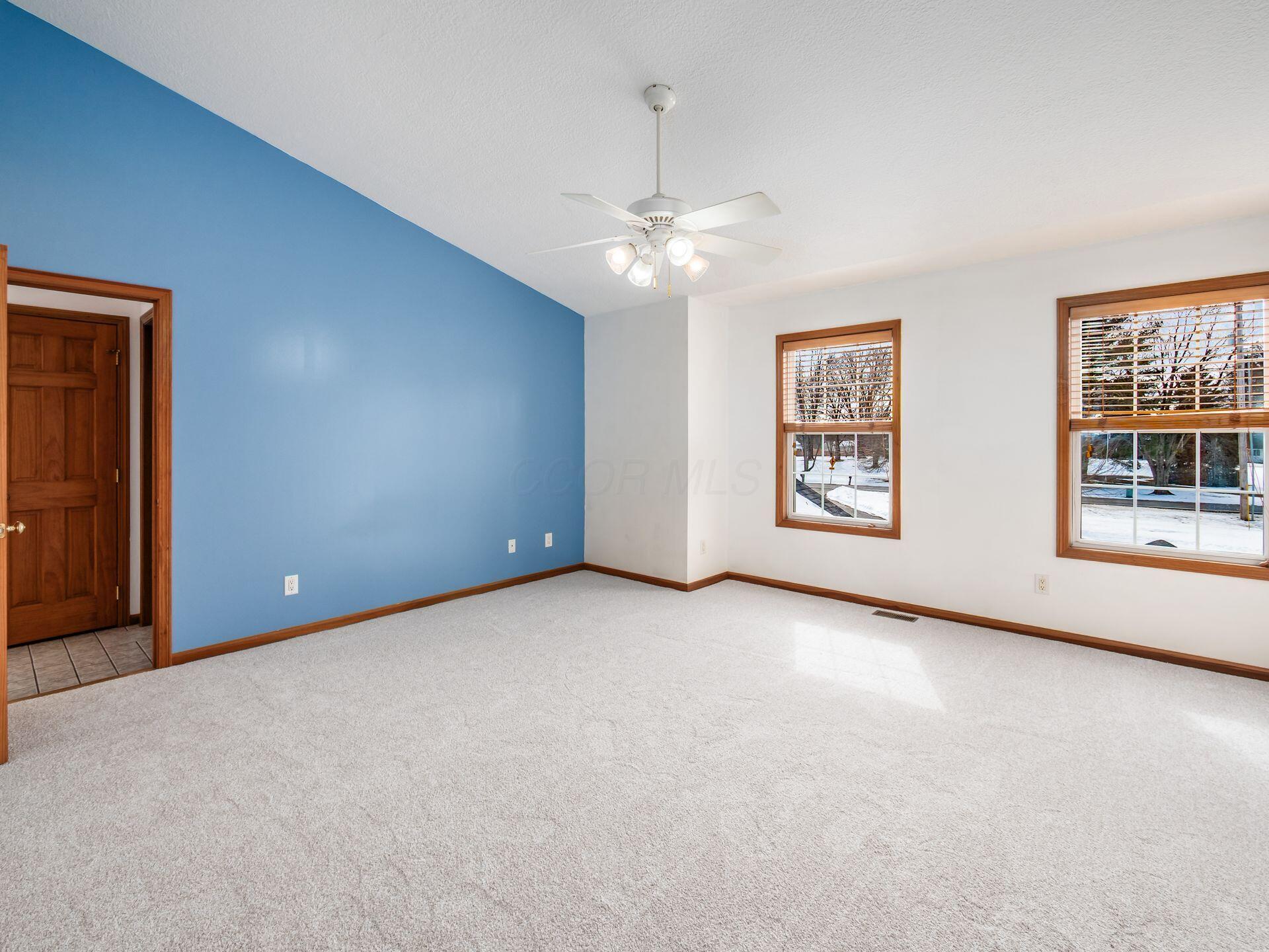 401 Curve Road Delaware, OH 43015 - Photo 16 of 48 Primary Bedroom