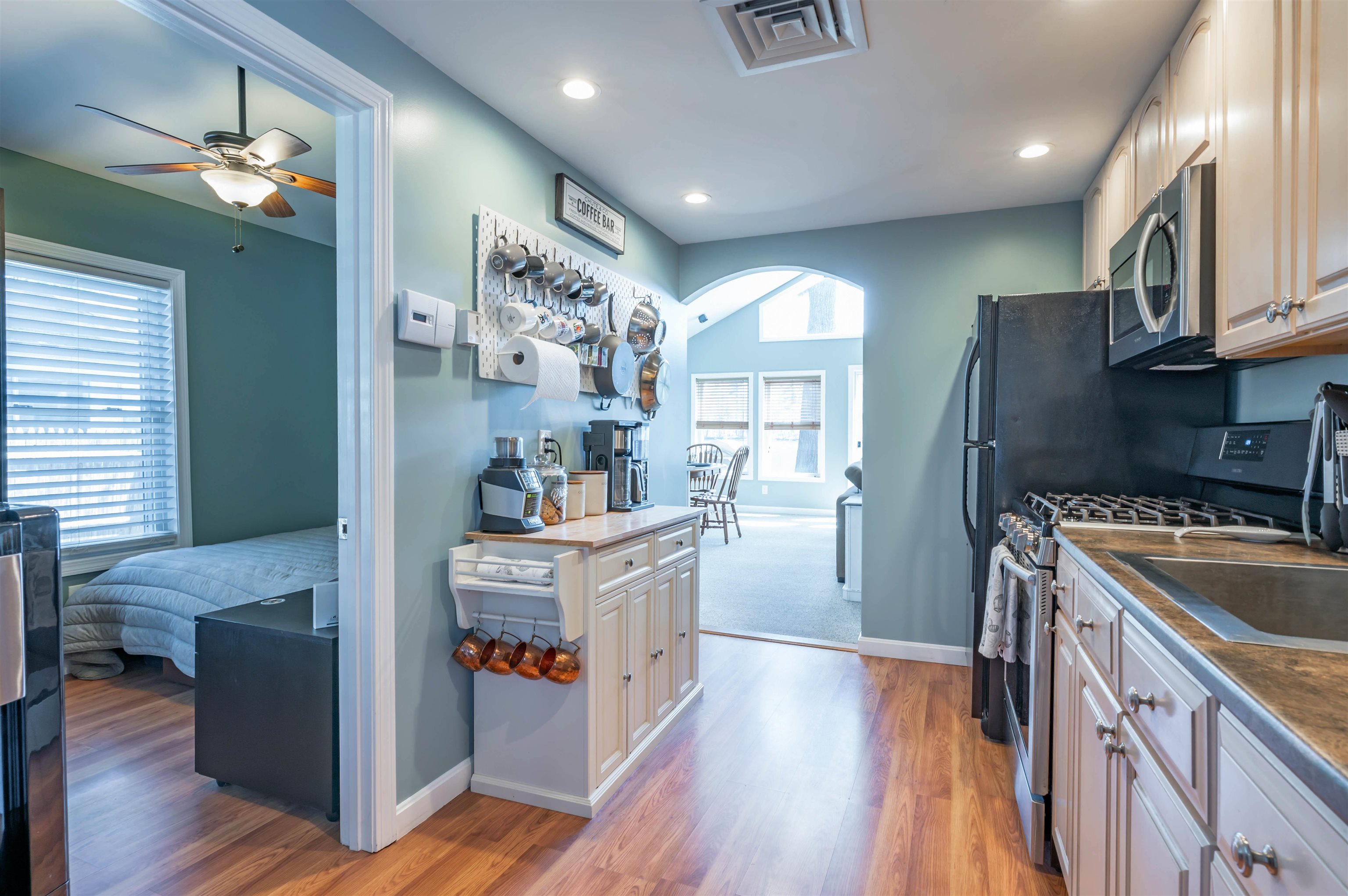 1011 Collettes Grove Road Derry, NH 03038 - Photo 13 of 37