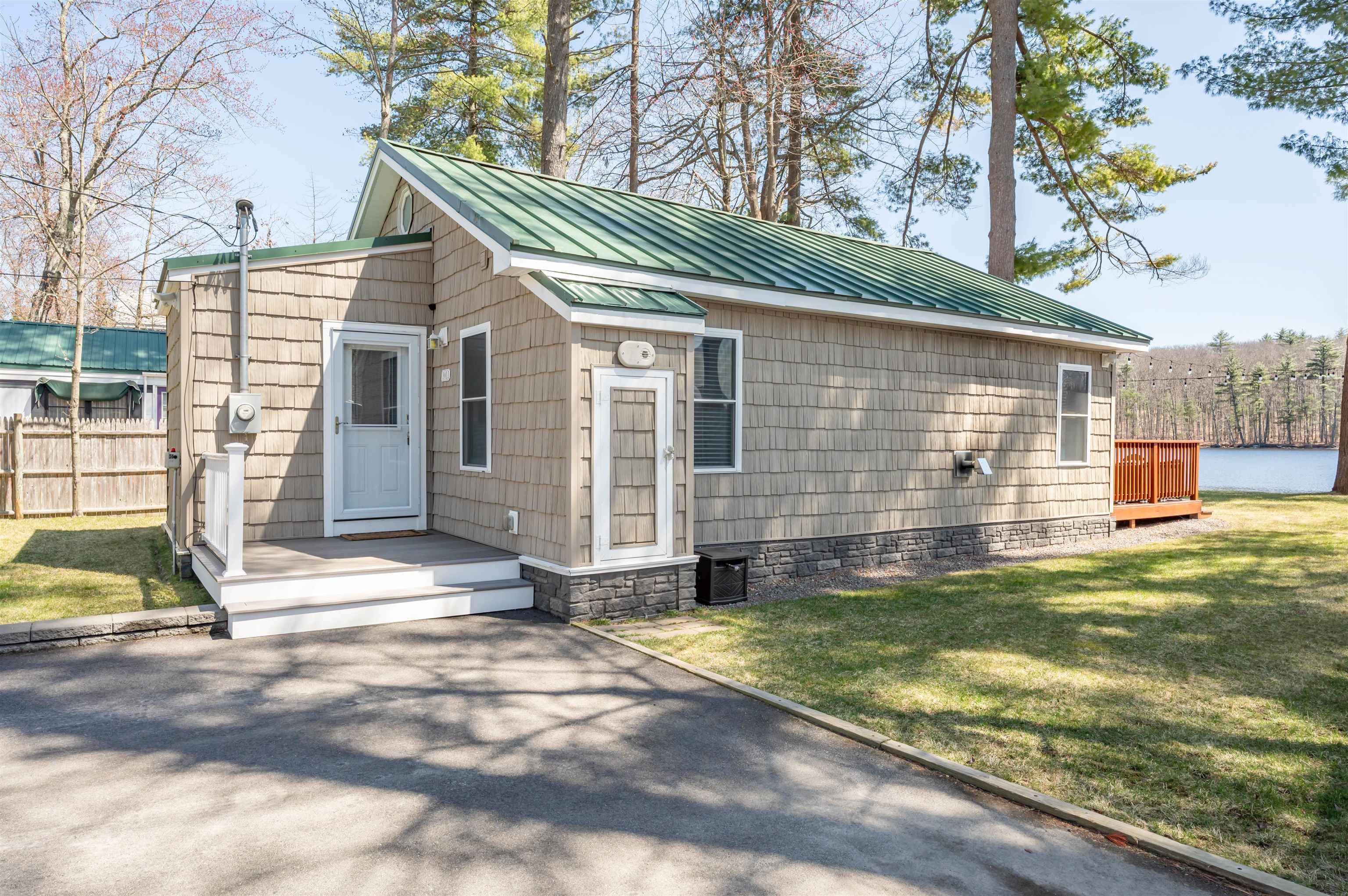 1011 Collettes Grove Road Derry, NH 03038 - Photo 24 of 37
