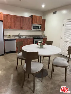 $2,100 | 315 West 5th Street, Unit 903, Los Angeles, CA 90013