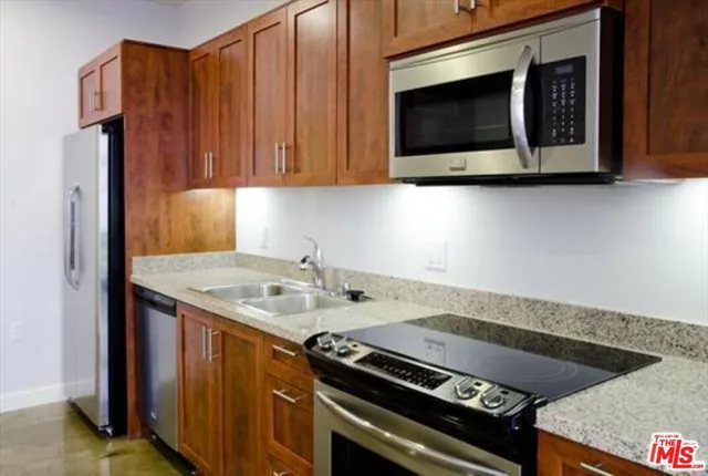 $2,100 | 315 West 5th Street, Unit 903, Los Angeles, CA 90013