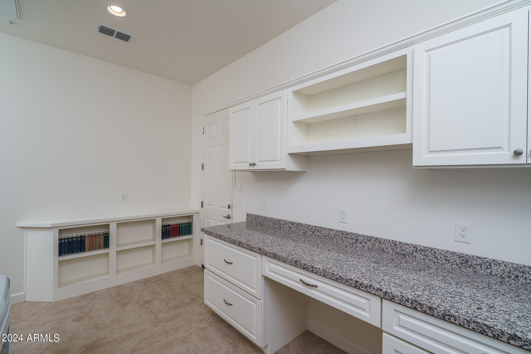 17952 East Cindercone Road Rio Verde, AZ 85263 - Photo 22 of 41 48) LAUNDRY