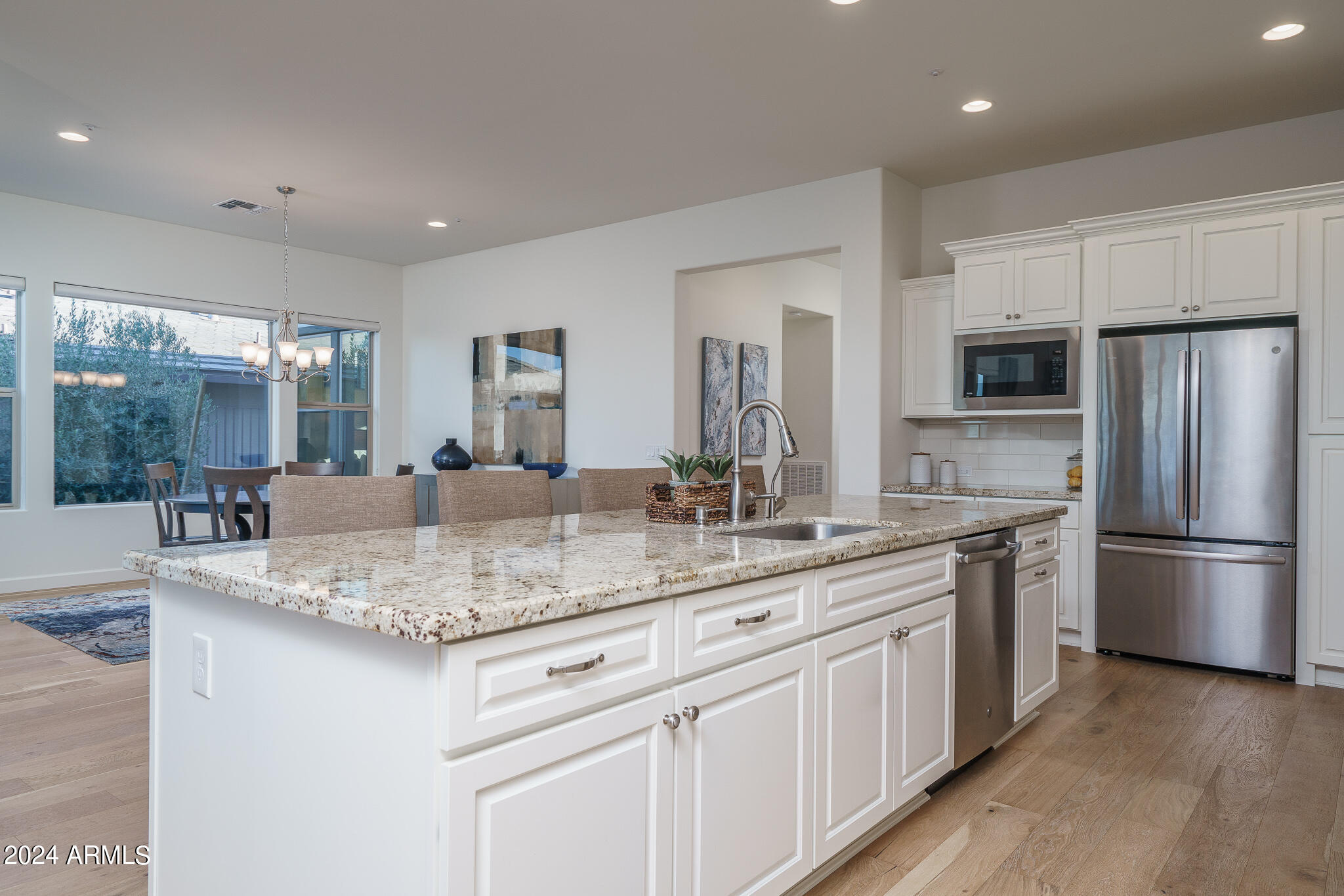 17952 East Cindercone Road Rio Verde, AZ 85263 - Photo 7 of 41 4) KITCHEN