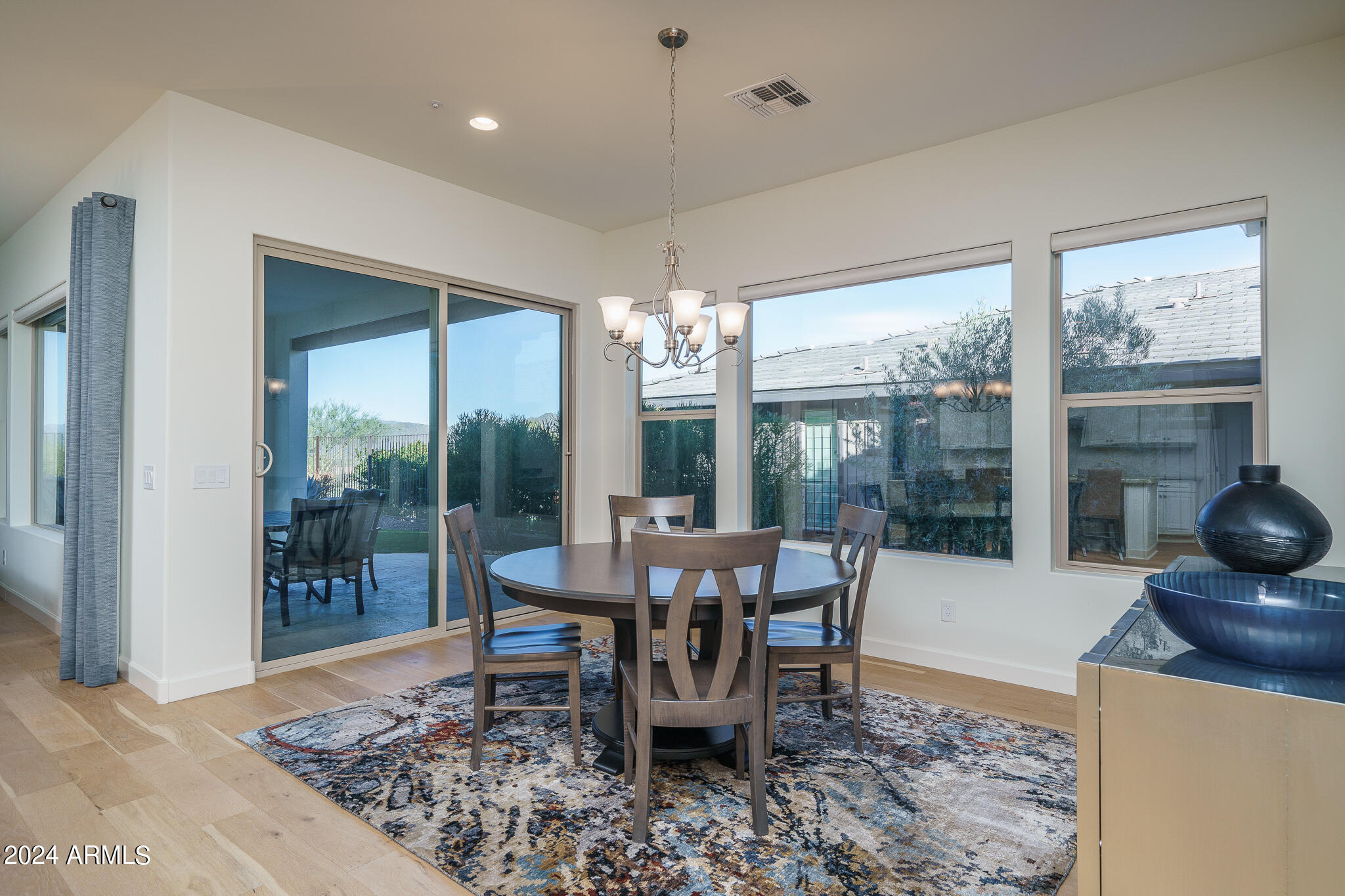 17952 East Cindercone Road Rio Verde, AZ 85263 - Photo 9 of 41 6) DINING
