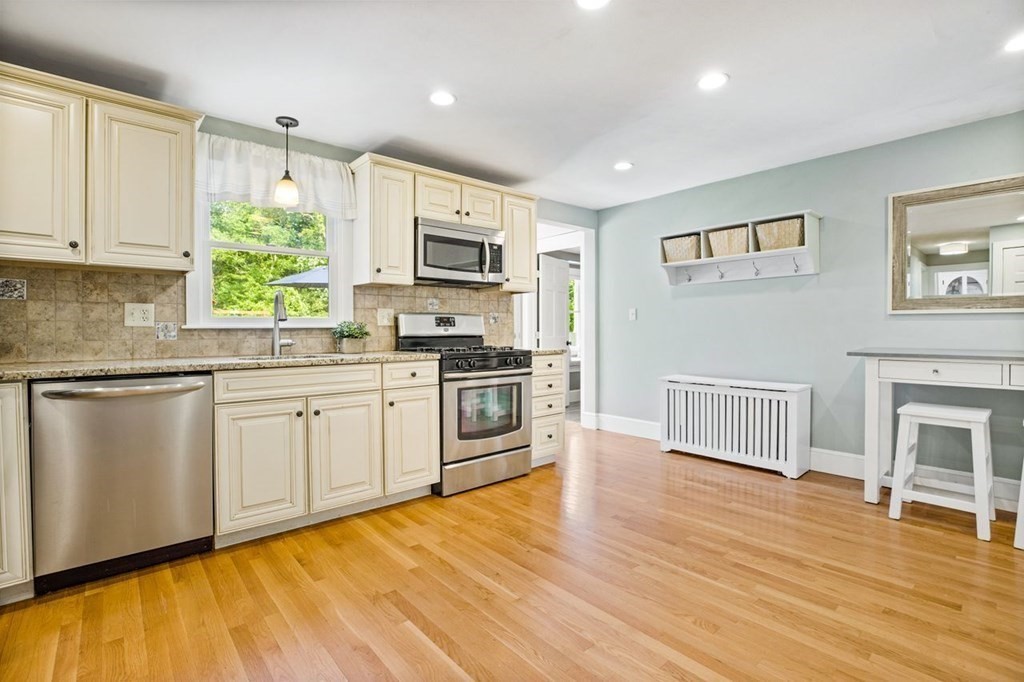 38 Common Street Scituate, MA 02066 - Photo 3 of 38