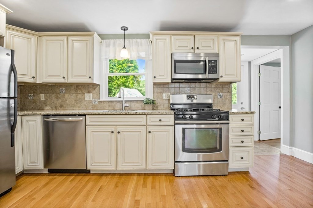 38 Common Street Scituate, MA 02066 - Photo 4 of 38