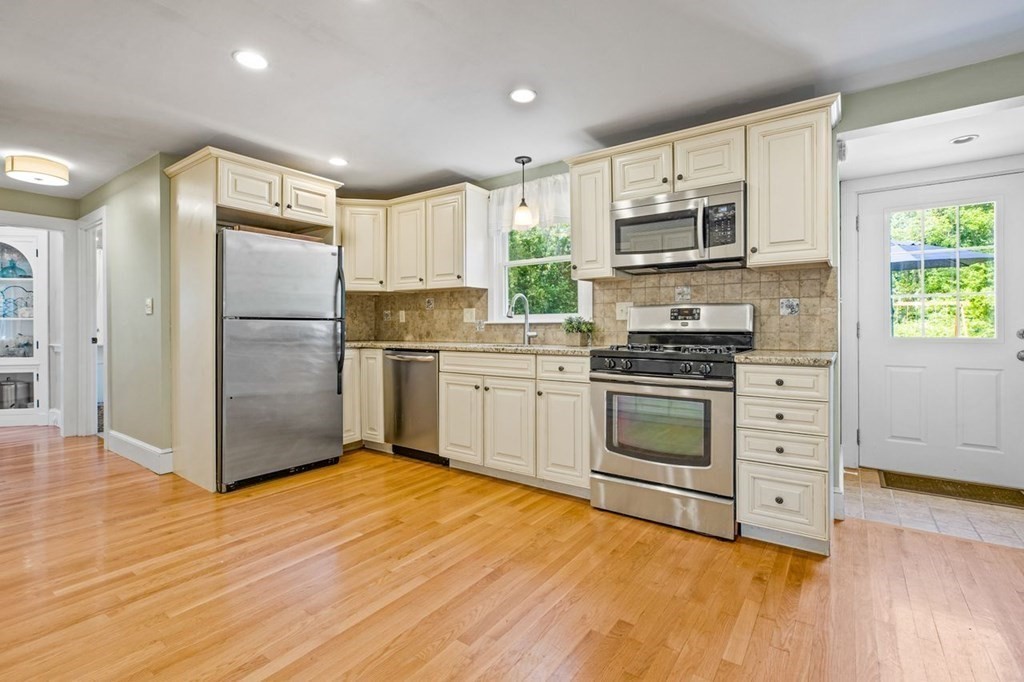 38 Common Street Scituate, MA 02066 - Photo 6 of 38