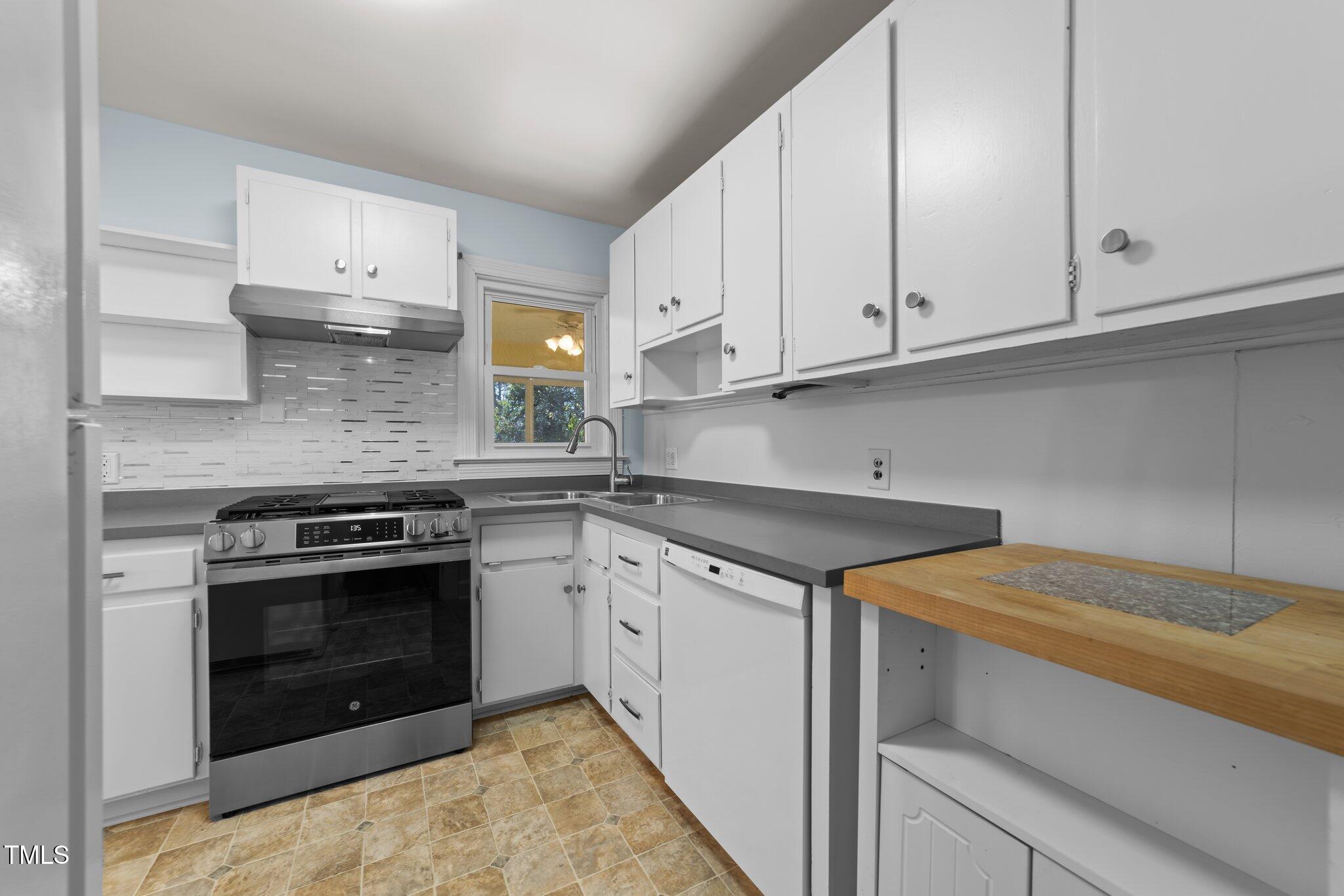 2719 Gordon Street Raleigh, NC 27608 - Photo 11 of 38 Kitchen