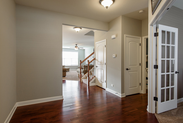 5806 Oak Ridge Way Lisle, IL 60532 - Photo 2 of 24