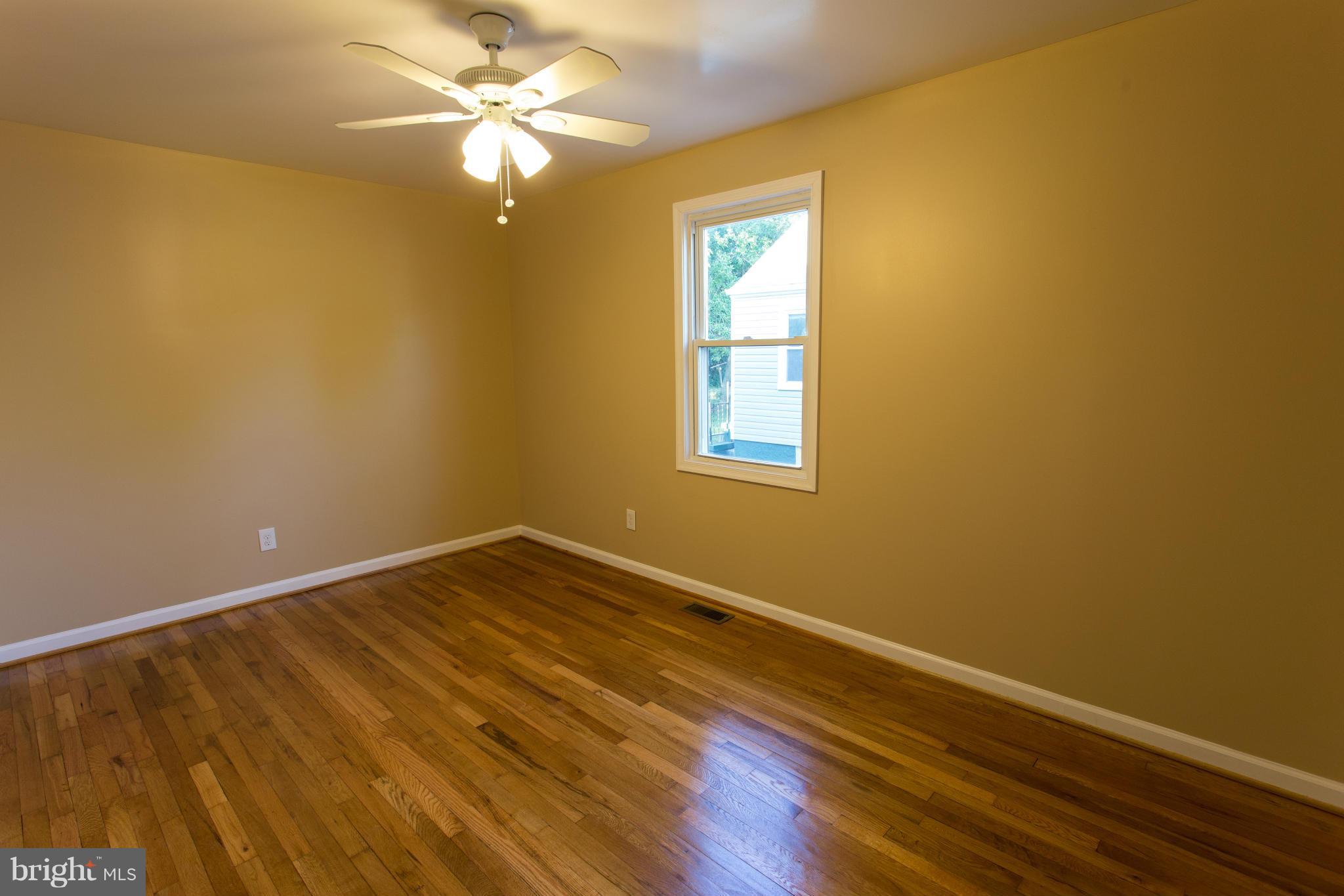 938 Martin Road Baltimore, MD 21221 - Photo 17 of 28 Bedroom