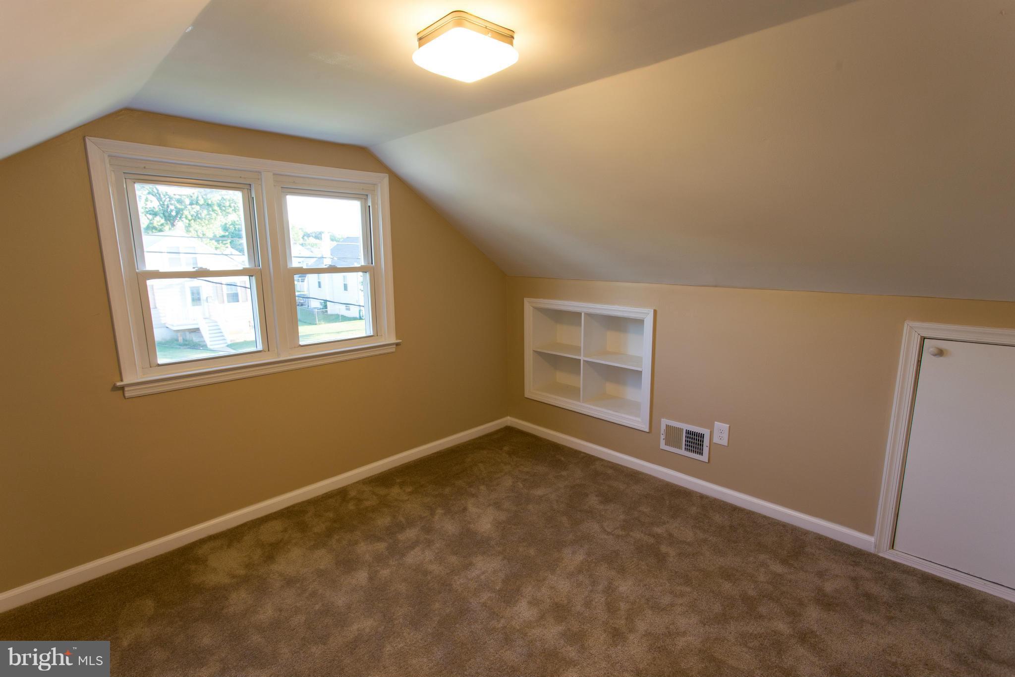 938 Martin Road Baltimore, MD 21221 - Photo 22 of 28 Bedroom