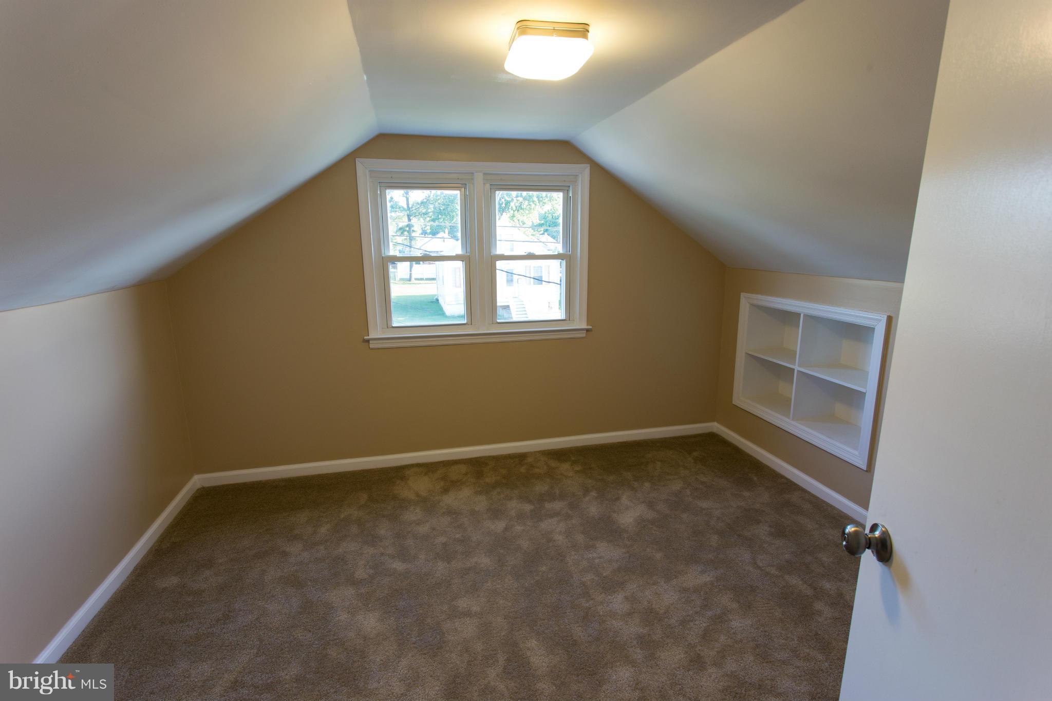 938 Martin Road Baltimore, MD 21221 - Photo 23 of 28 Bedroom