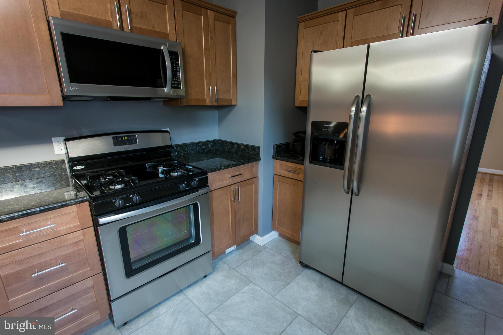 938 Martin Road Baltimore, MD 21221 - Photo 9 of 28 Kitchen