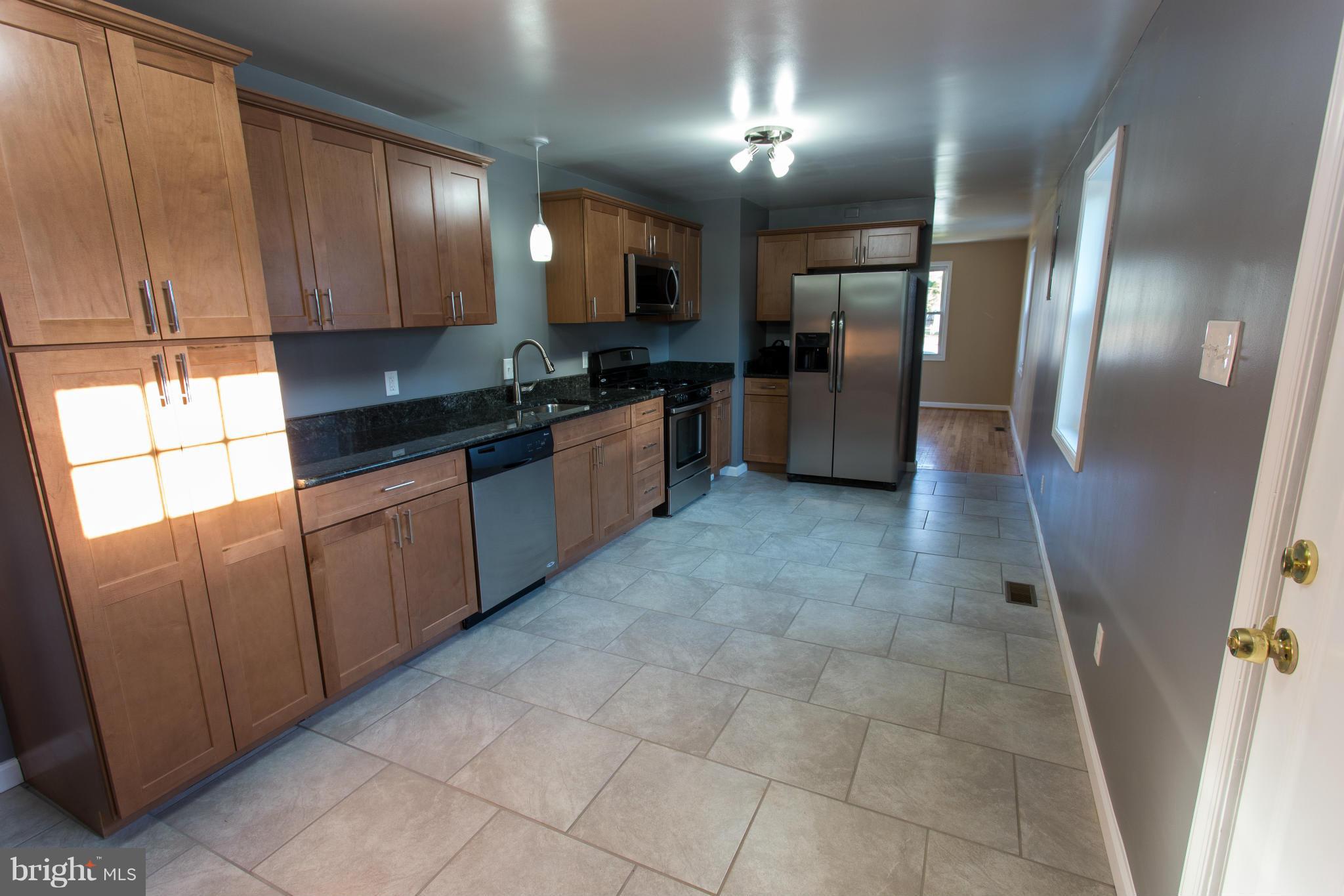 938 Martin Road Baltimore, MD 21221 - Photo 10 of 28 Kitchen